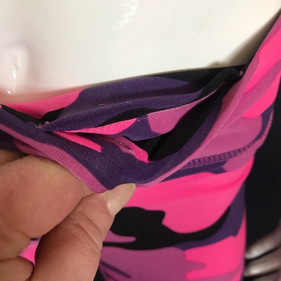 Re-Activate Pink/Purple/Black Camouflage Capris Yoga Workout Tights Size XS - Picture 8 of 8